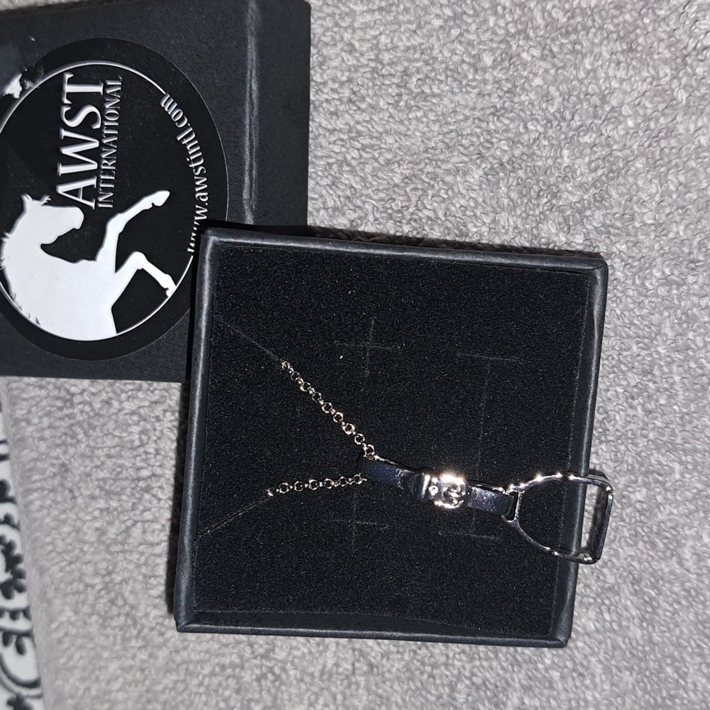 Stirrup Necklace